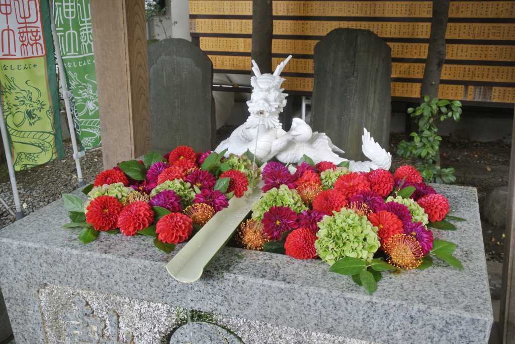 東京都西東京市・田無神社 手水舎（白龍の水）