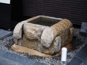 京都府京都市・京都八百一本館の井戸