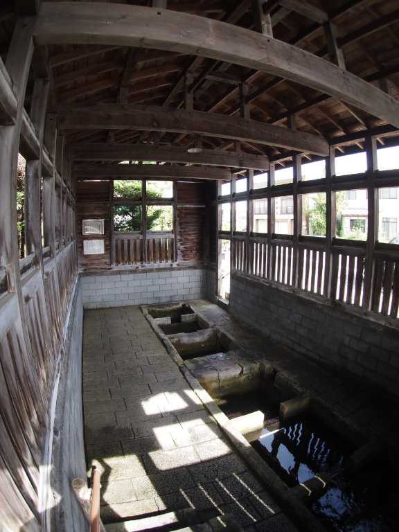 青森県弘前市・富田の清水