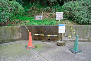 神奈川県横須賀市・大和田つつじの丘駐車場の湧水
