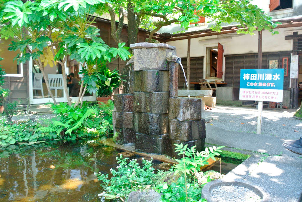 静岡県清水町・柿田川湧水の水汲み場